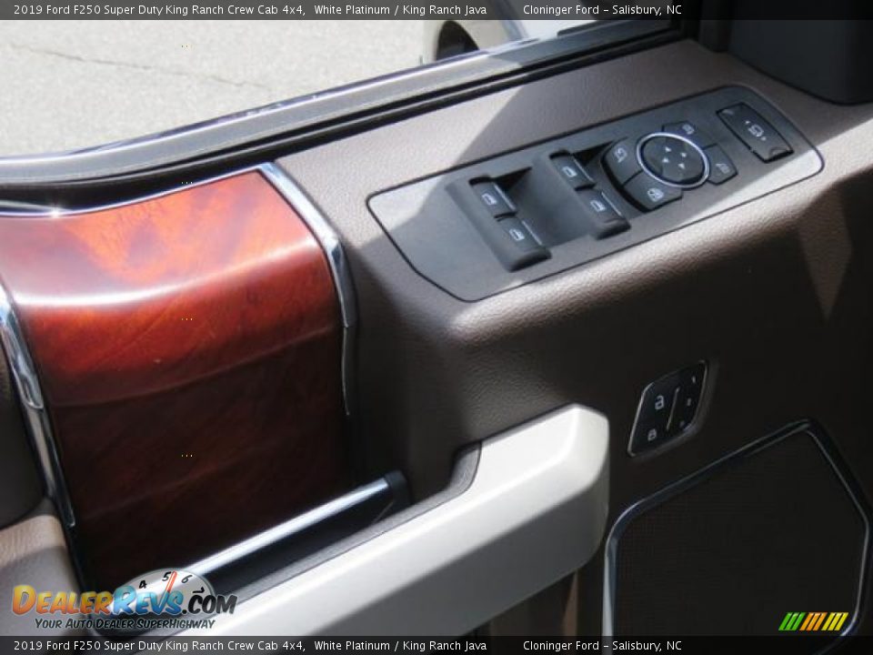 Controls of 2019 Ford F250 Super Duty King Ranch Crew Cab 4x4 Photo #10