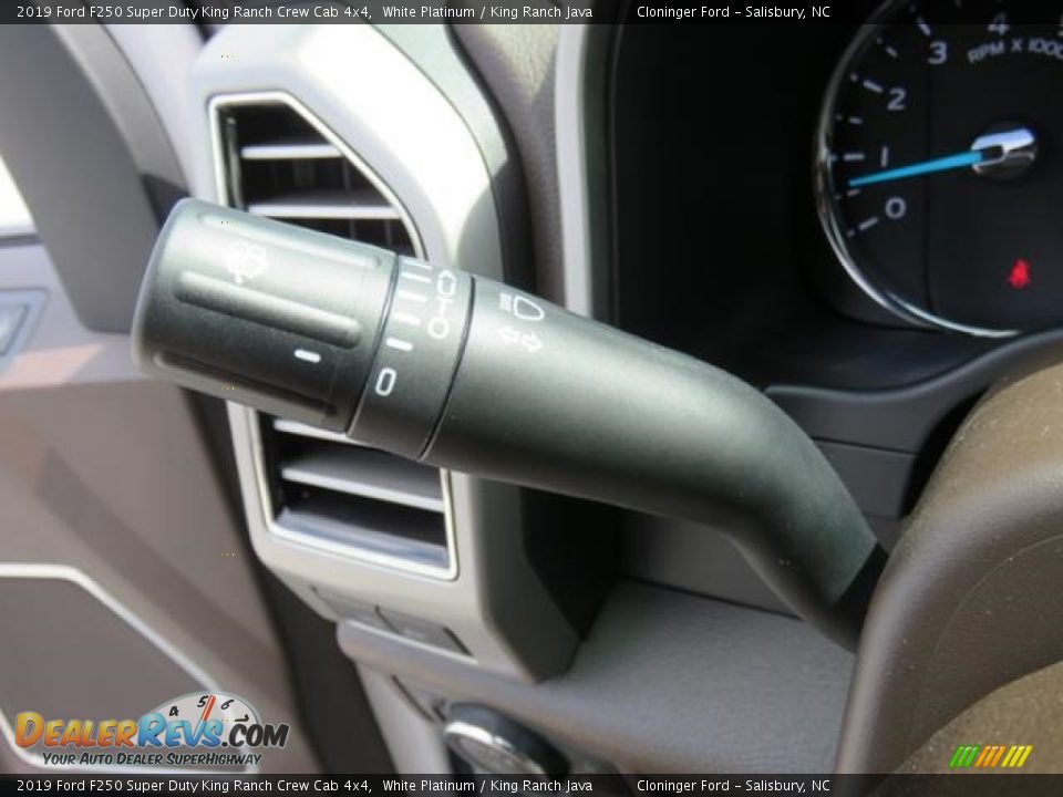 2019 Ford F250 Super Duty King Ranch Crew Cab 4x4 White Platinum / King Ranch Java Photo #18