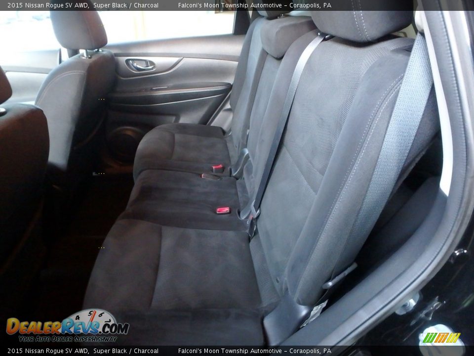 2015 Nissan Rogue SV AWD Super Black / Charcoal Photo #15