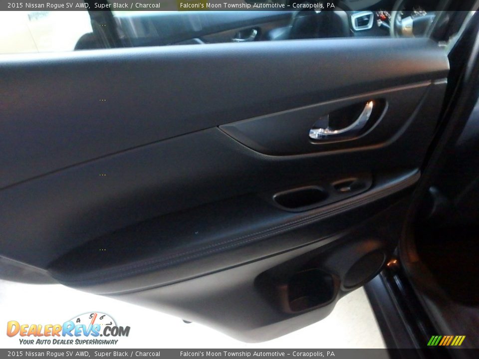 2015 Nissan Rogue SV AWD Super Black / Charcoal Photo #17