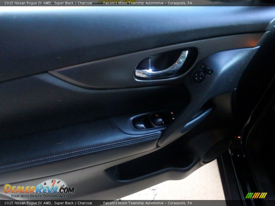 2015 Nissan Rogue SV AWD Super Black / Charcoal Photo #18