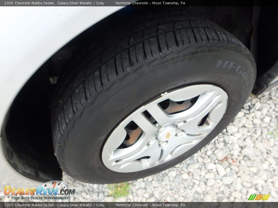 2005 Chevrolet Malibu Sedan Galaxy Silver Metallic / Gray Photo #6