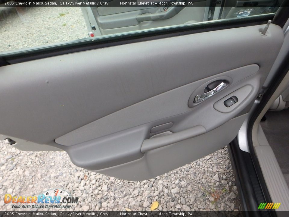 2005 Chevrolet Malibu Sedan Galaxy Silver Metallic / Gray Photo #10