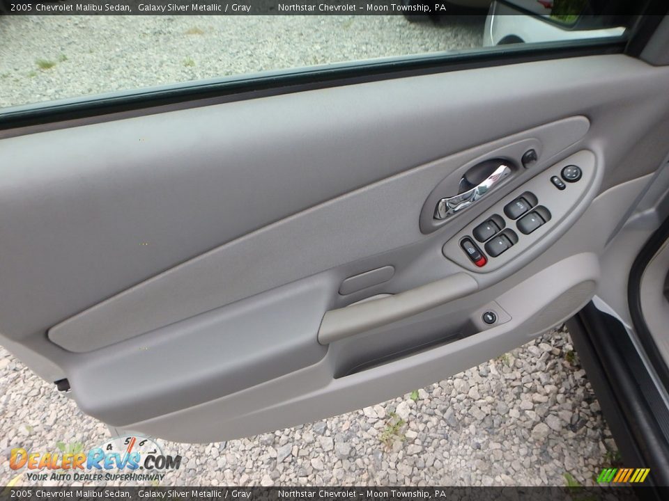 2005 Chevrolet Malibu Sedan Galaxy Silver Metallic / Gray Photo #11