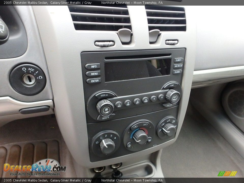 2005 Chevrolet Malibu Sedan Galaxy Silver Metallic / Gray Photo #13