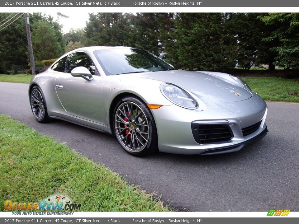 Front 3/4 View of 2017 Porsche 911 Carrera 4S Coupe Photo #8
