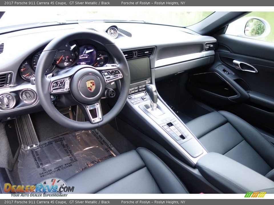 Dashboard of 2017 Porsche 911 Carrera 4S Coupe Photo #10