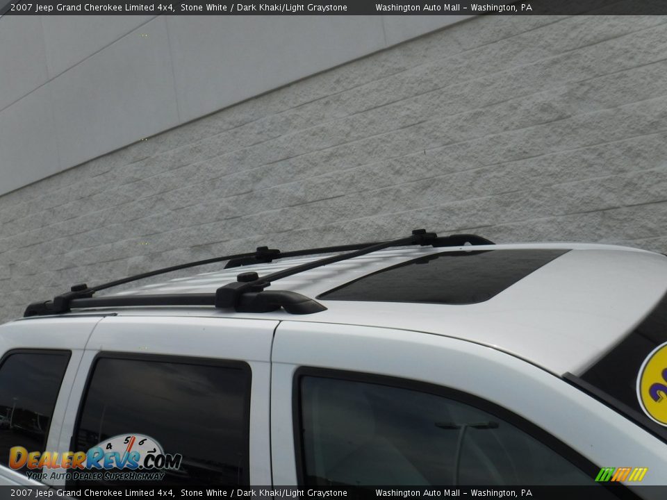 2007 Jeep Grand Cherokee Limited 4x4 Stone White / Dark Khaki/Light Graystone Photo #4