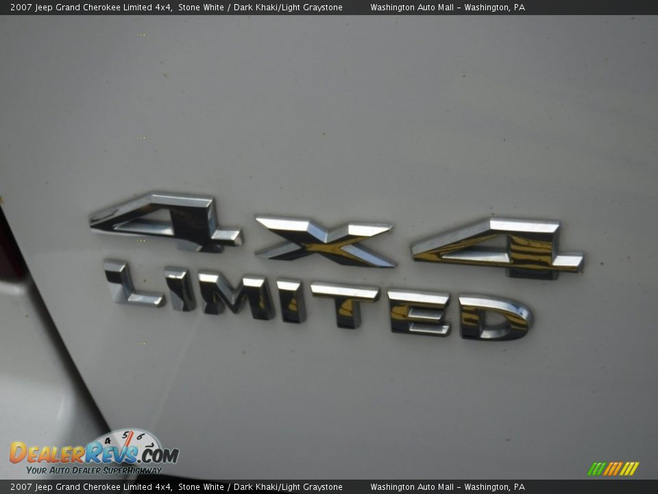 2007 Jeep Grand Cherokee Limited 4x4 Stone White / Dark Khaki/Light Graystone Photo #10