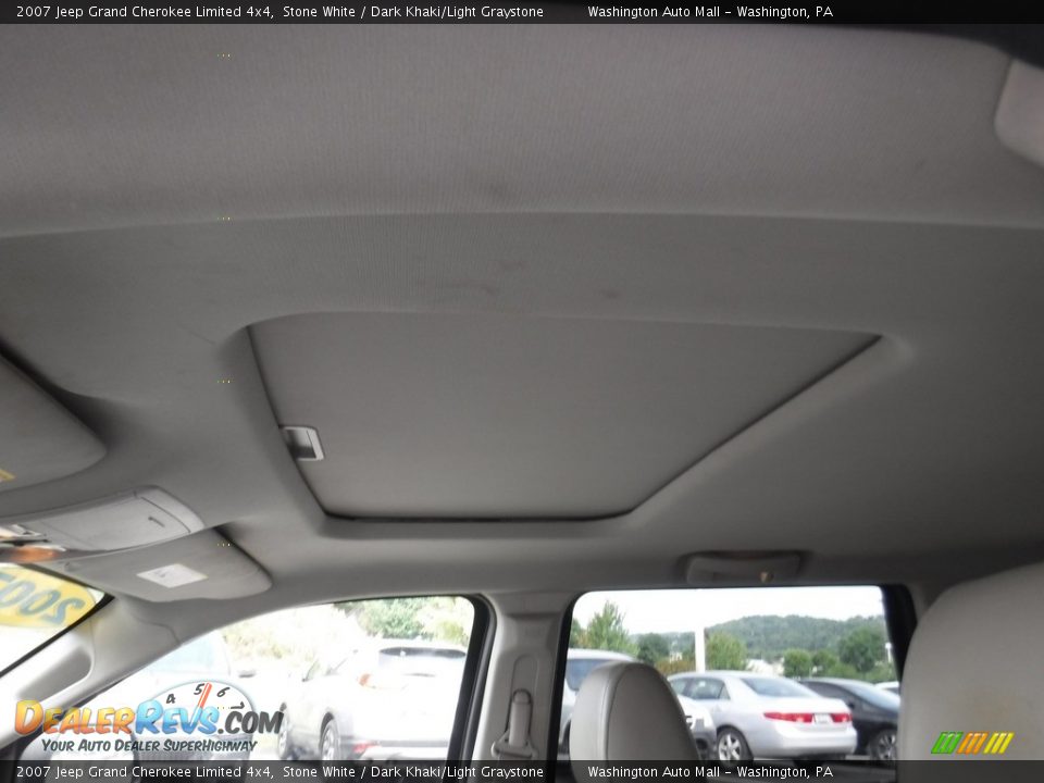 2007 Jeep Grand Cherokee Limited 4x4 Stone White / Dark Khaki/Light Graystone Photo #11