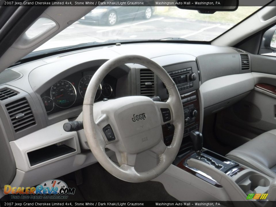 2007 Jeep Grand Cherokee Limited 4x4 Stone White / Dark Khaki/Light Graystone Photo #12