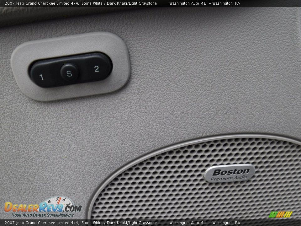 2007 Jeep Grand Cherokee Limited 4x4 Stone White / Dark Khaki/Light Graystone Photo #16