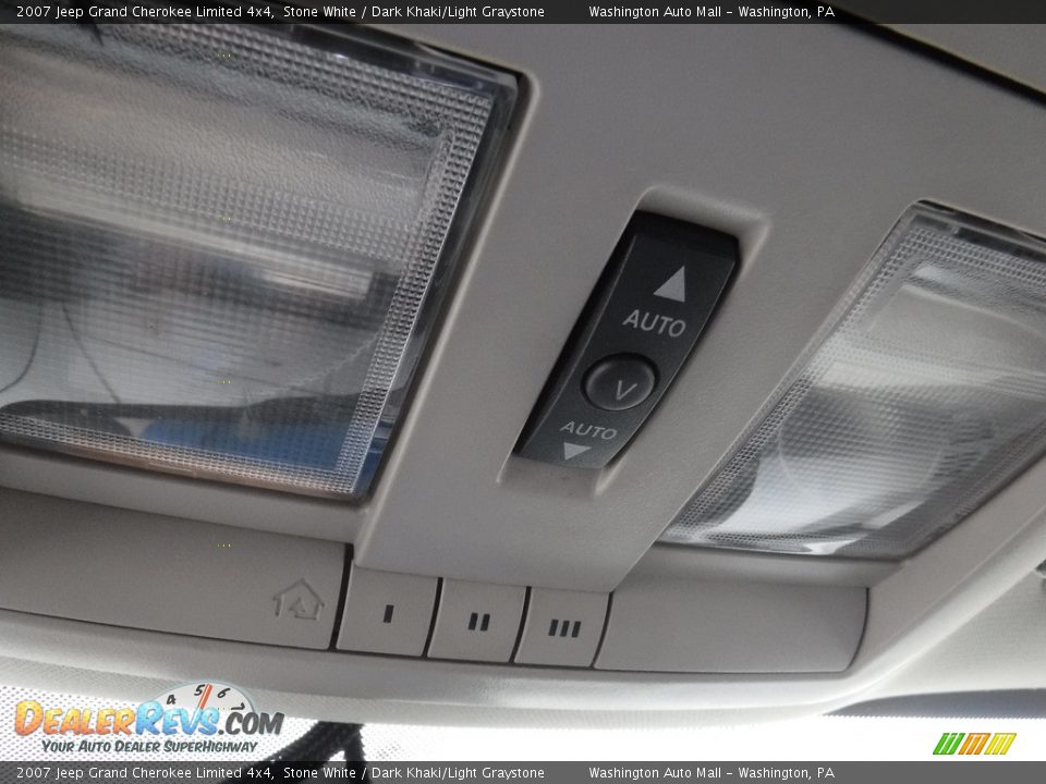2007 Jeep Grand Cherokee Limited 4x4 Stone White / Dark Khaki/Light Graystone Photo #19