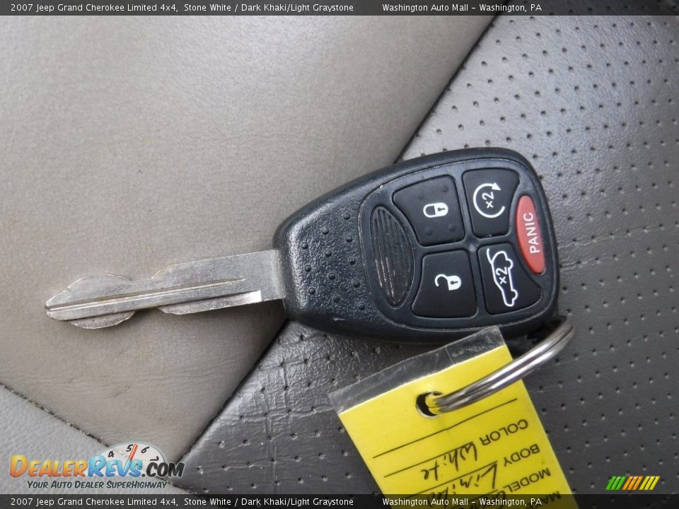 2007 Jeep Grand Cherokee Limited 4x4 Stone White / Dark Khaki/Light Graystone Photo #23