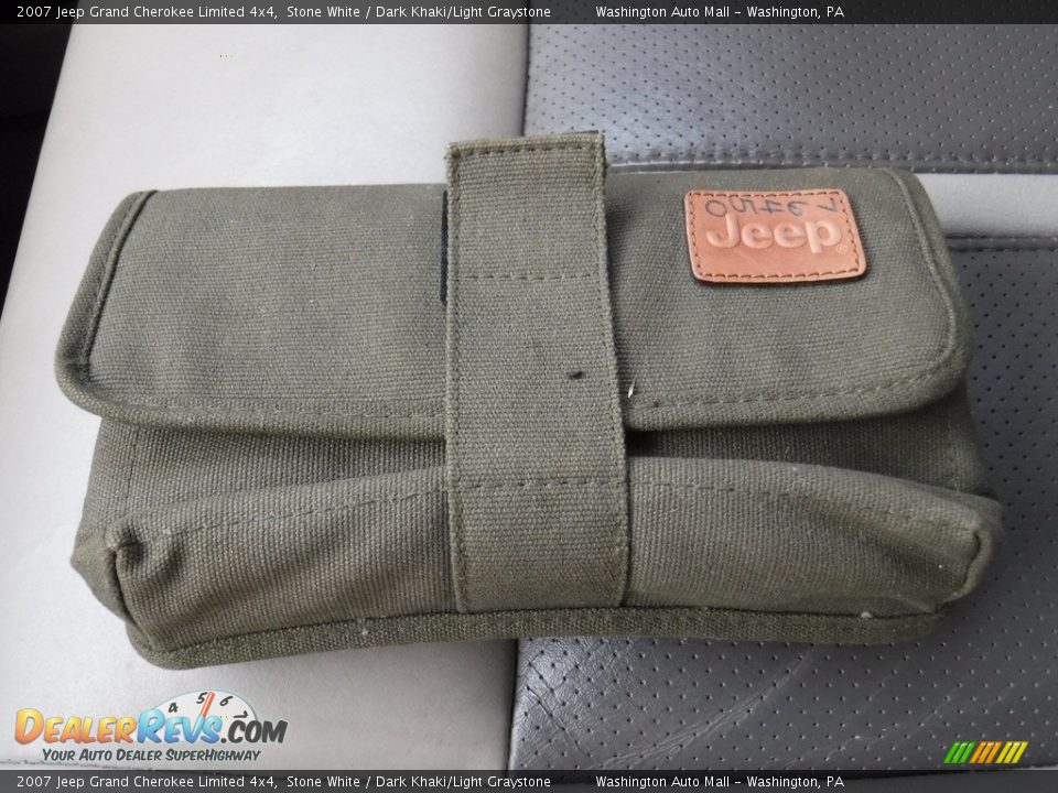 2007 Jeep Grand Cherokee Limited 4x4 Stone White / Dark Khaki/Light Graystone Photo #24