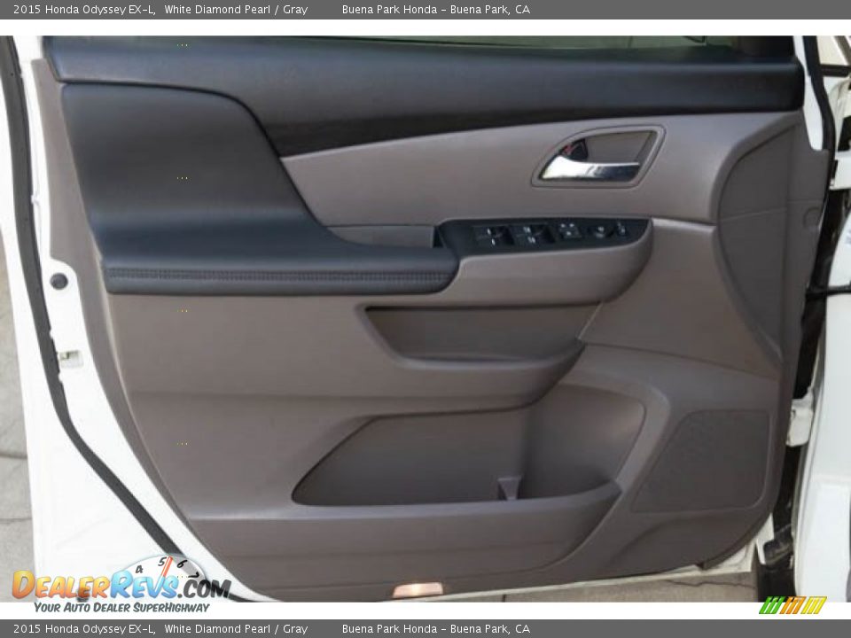 2015 Honda Odyssey EX-L White Diamond Pearl / Gray Photo #31