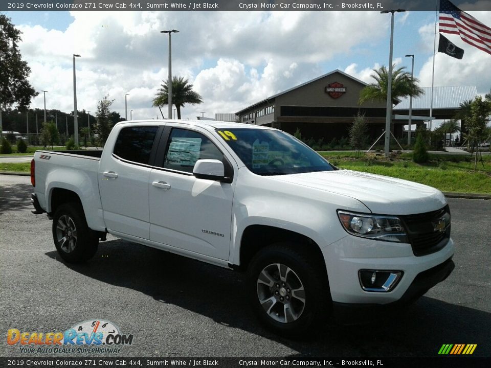 Front 3/4 View of 2019 Chevrolet Colorado Z71 Crew Cab 4x4 Photo #7