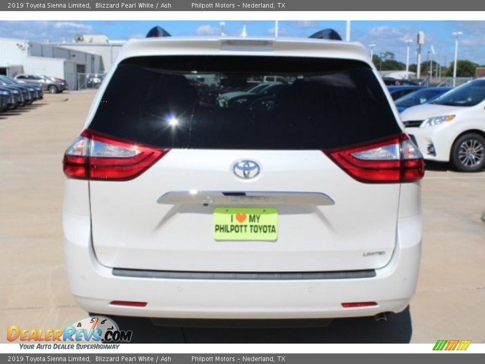 2019 Toyota Sienna Limited Blizzard Pearl White / Ash Photo #7