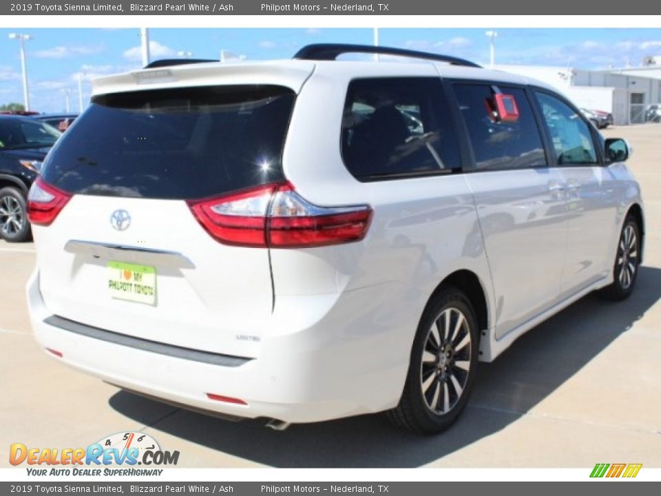 2019 Toyota Sienna Limited Blizzard Pearl White / Ash Photo #8