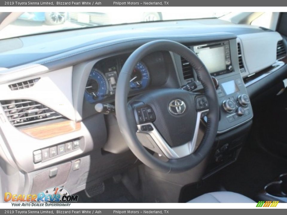 2019 Toyota Sienna Limited Blizzard Pearl White / Ash Photo #13