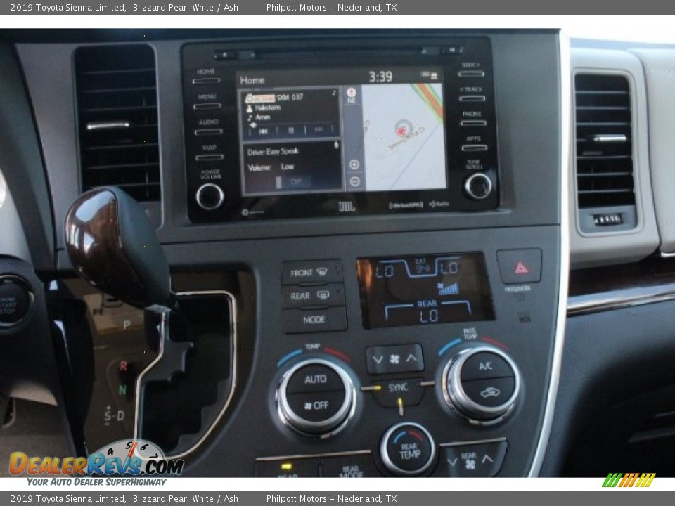 2019 Toyota Sienna Limited Blizzard Pearl White / Ash Photo #17