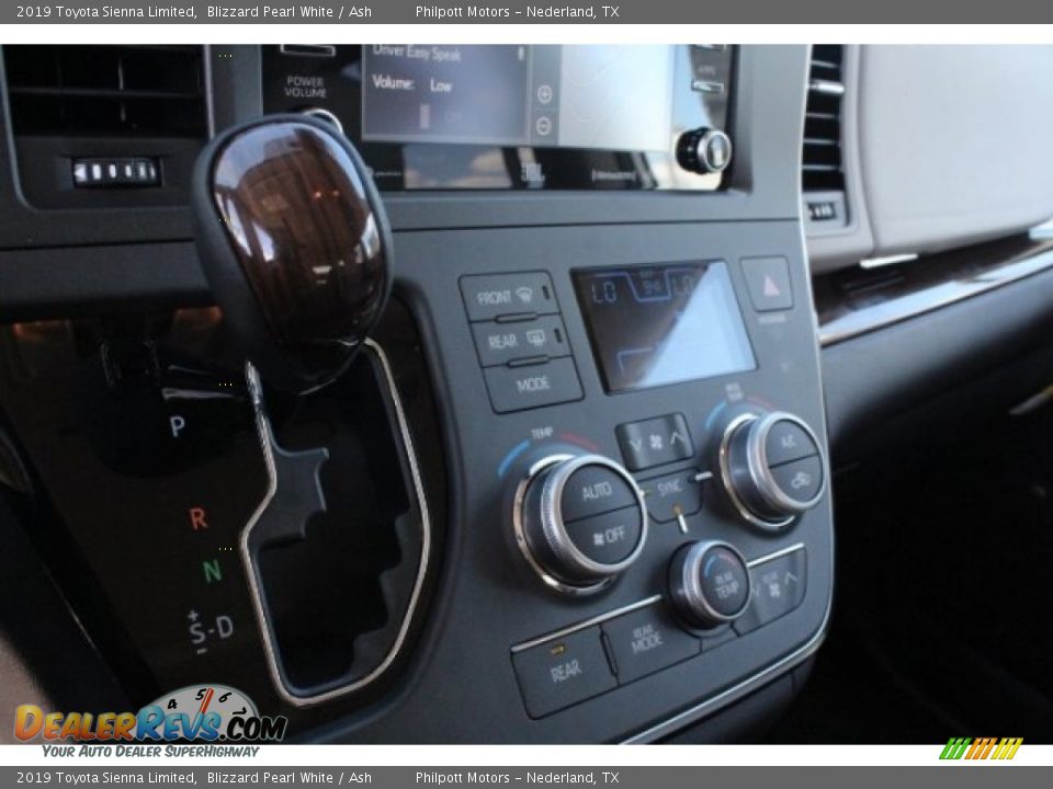 2019 Toyota Sienna Limited Blizzard Pearl White / Ash Photo #18