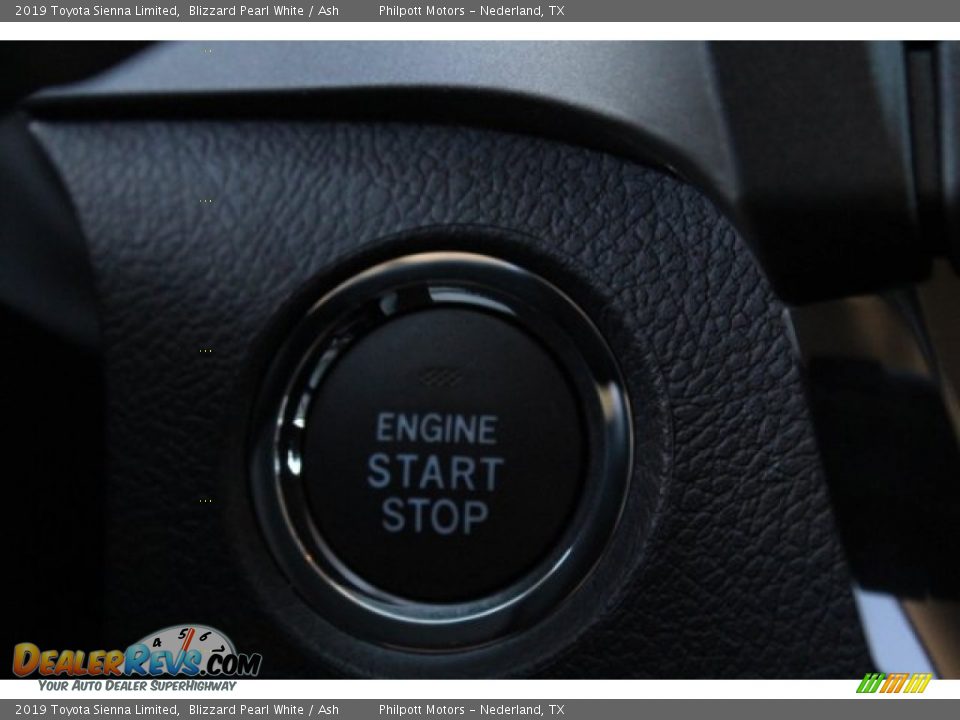 2019 Toyota Sienna Limited Blizzard Pearl White / Ash Photo #19