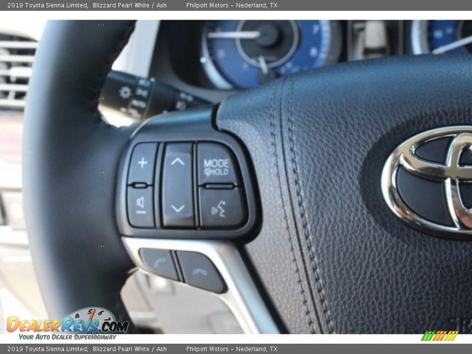 2019 Toyota Sienna Limited Blizzard Pearl White / Ash Photo #20