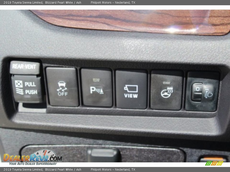 2019 Toyota Sienna Limited Blizzard Pearl White / Ash Photo #23