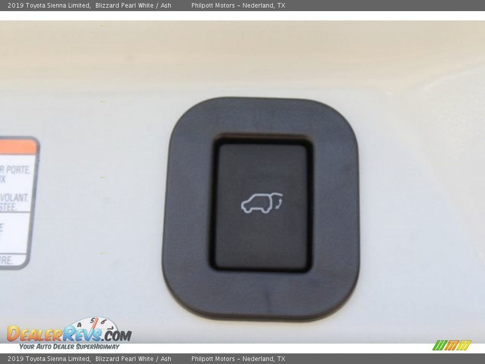 2019 Toyota Sienna Limited Blizzard Pearl White / Ash Photo #29