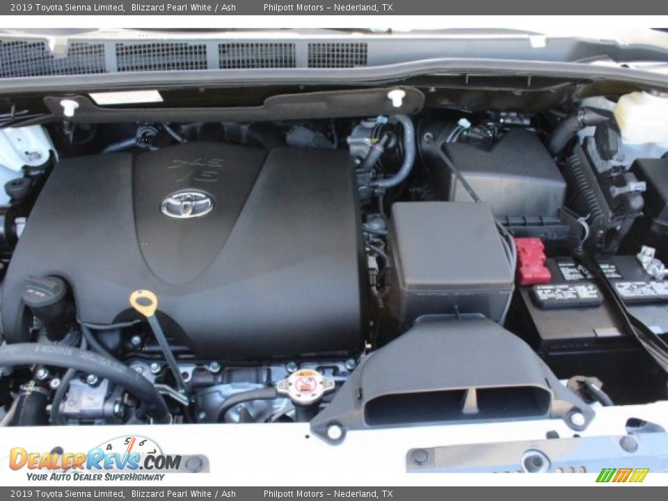 2019 Toyota Sienna Limited Blizzard Pearl White / Ash Photo #35