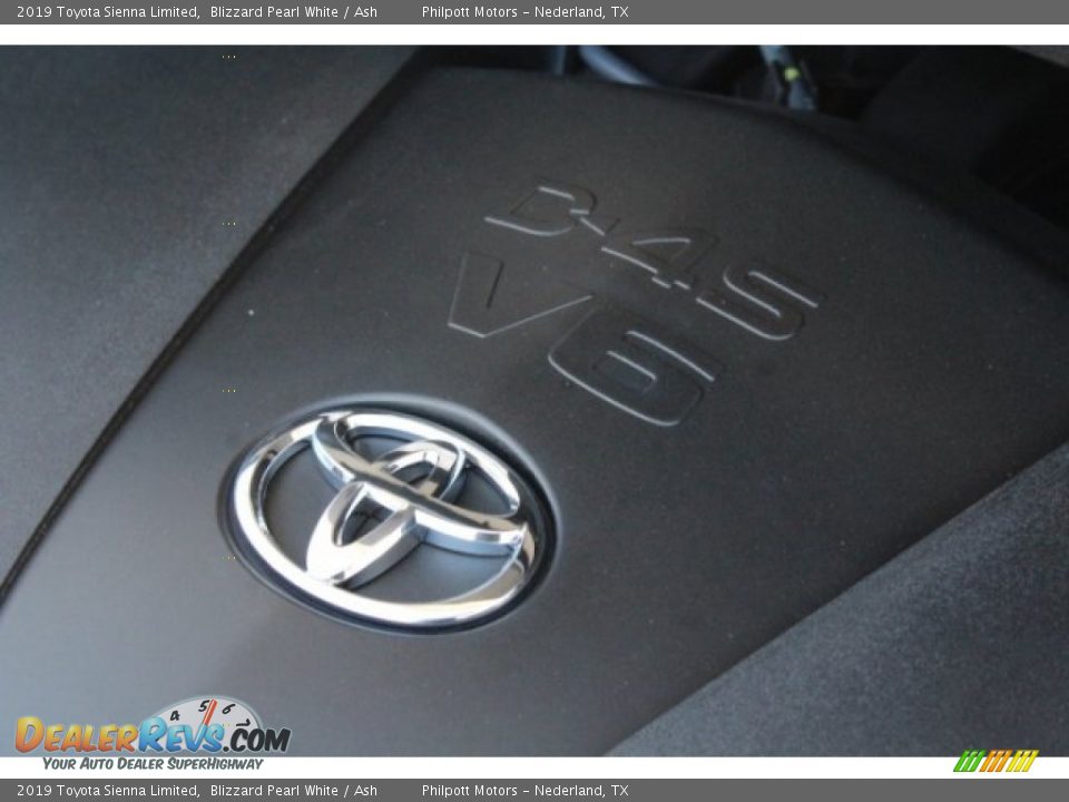 2019 Toyota Sienna Limited Blizzard Pearl White / Ash Photo #36