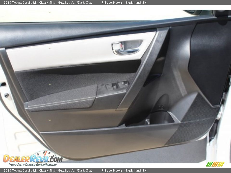 2019 Toyota Corolla LE Classic Silver Metallic / Ash/Dark Gray Photo #12