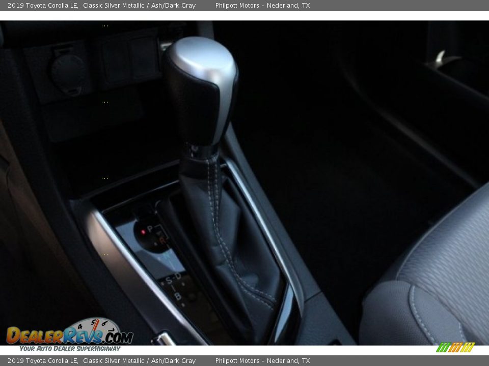 2019 Toyota Corolla LE Classic Silver Metallic / Ash/Dark Gray Photo #17