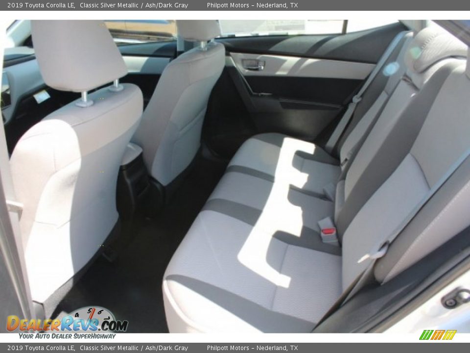 2019 Toyota Corolla LE Classic Silver Metallic / Ash/Dark Gray Photo #22