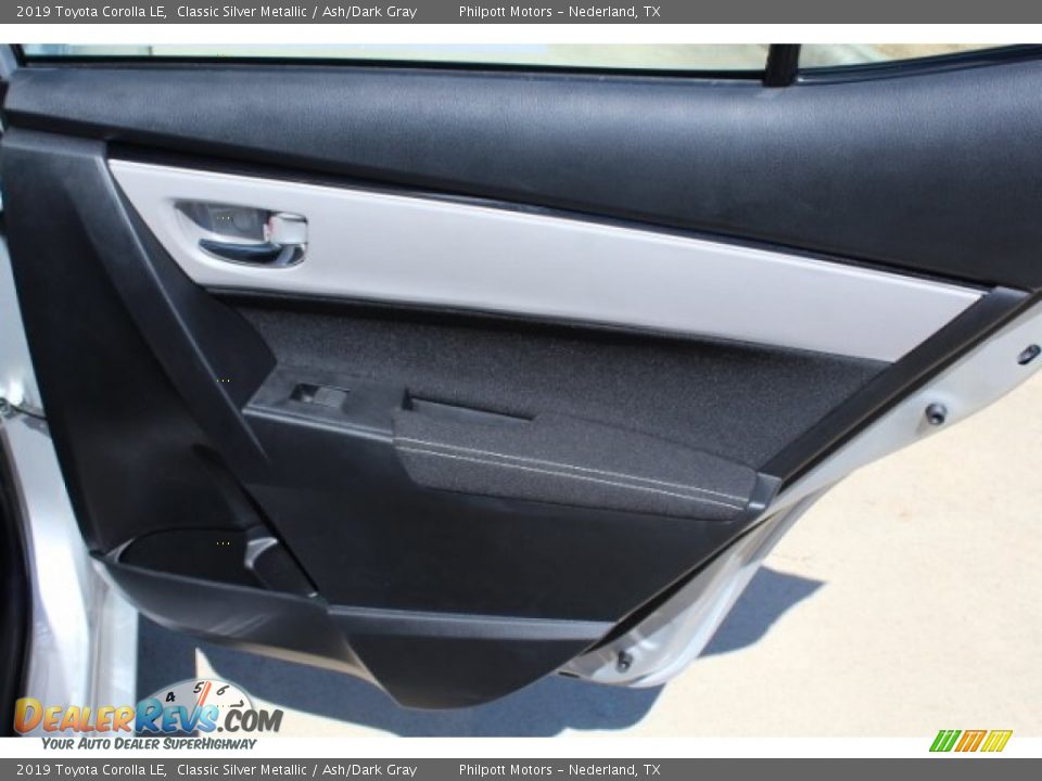 2019 Toyota Corolla LE Classic Silver Metallic / Ash/Dark Gray Photo #26