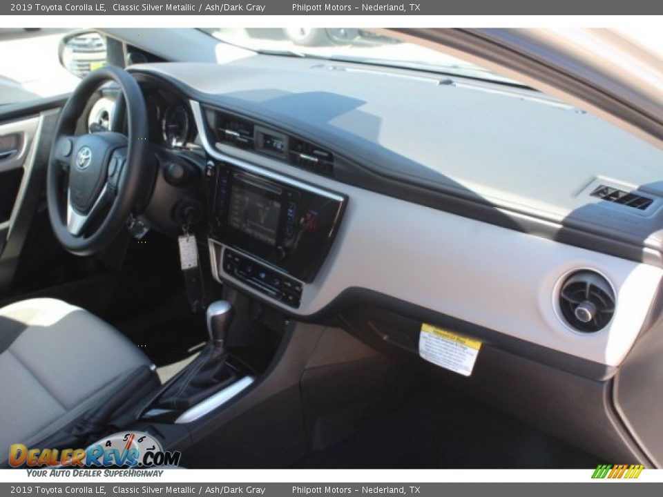2019 Toyota Corolla LE Classic Silver Metallic / Ash/Dark Gray Photo #29