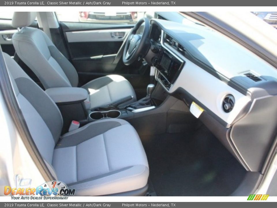 2019 Toyota Corolla LE Classic Silver Metallic / Ash/Dark Gray Photo #30