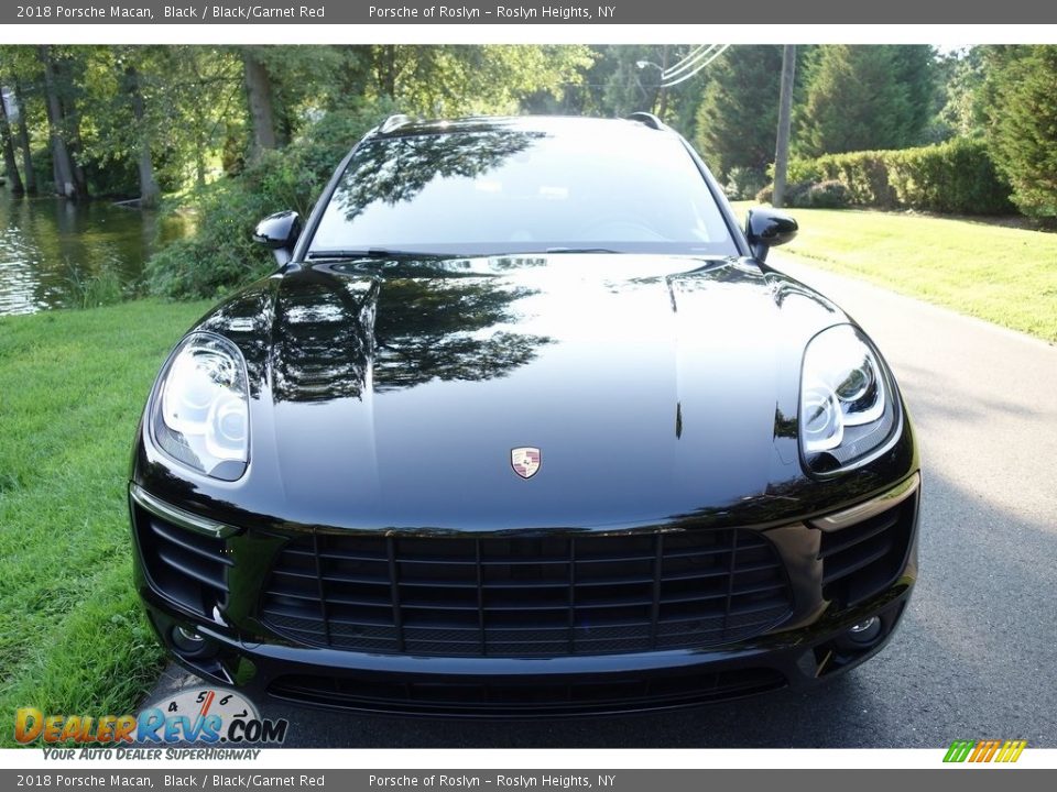 2018 Porsche Macan Black / Black/Garnet Red Photo #2