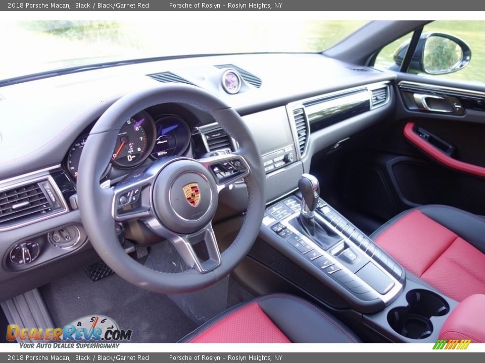 2018 Porsche Macan Black / Black/Garnet Red Photo #9