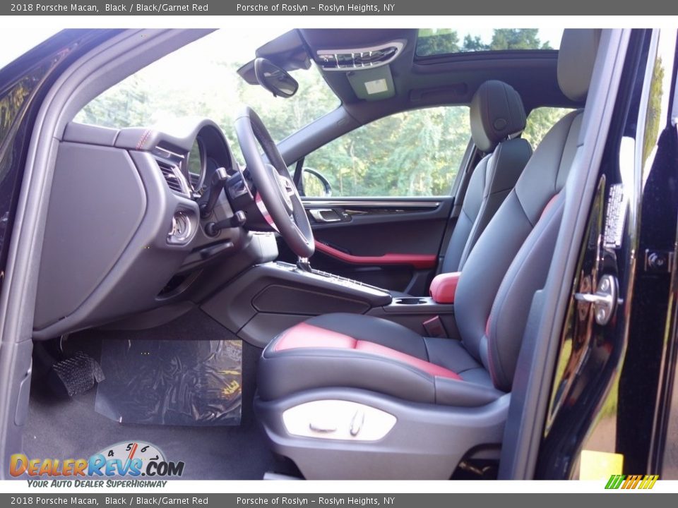 2018 Porsche Macan Black / Black/Garnet Red Photo #11