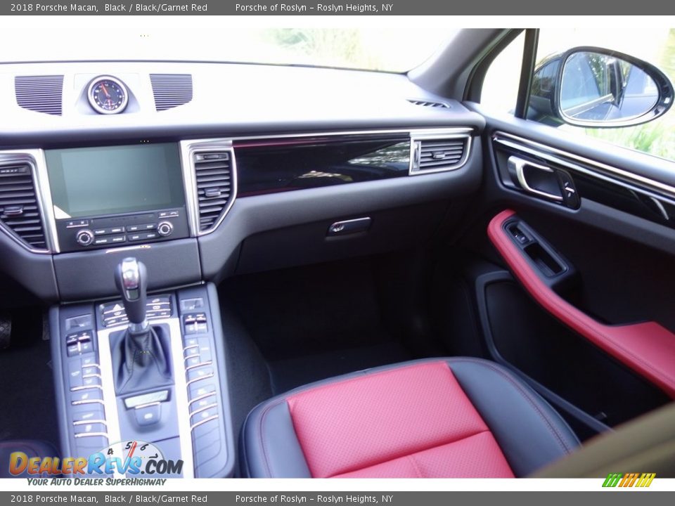 2018 Porsche Macan Black / Black/Garnet Red Photo #14