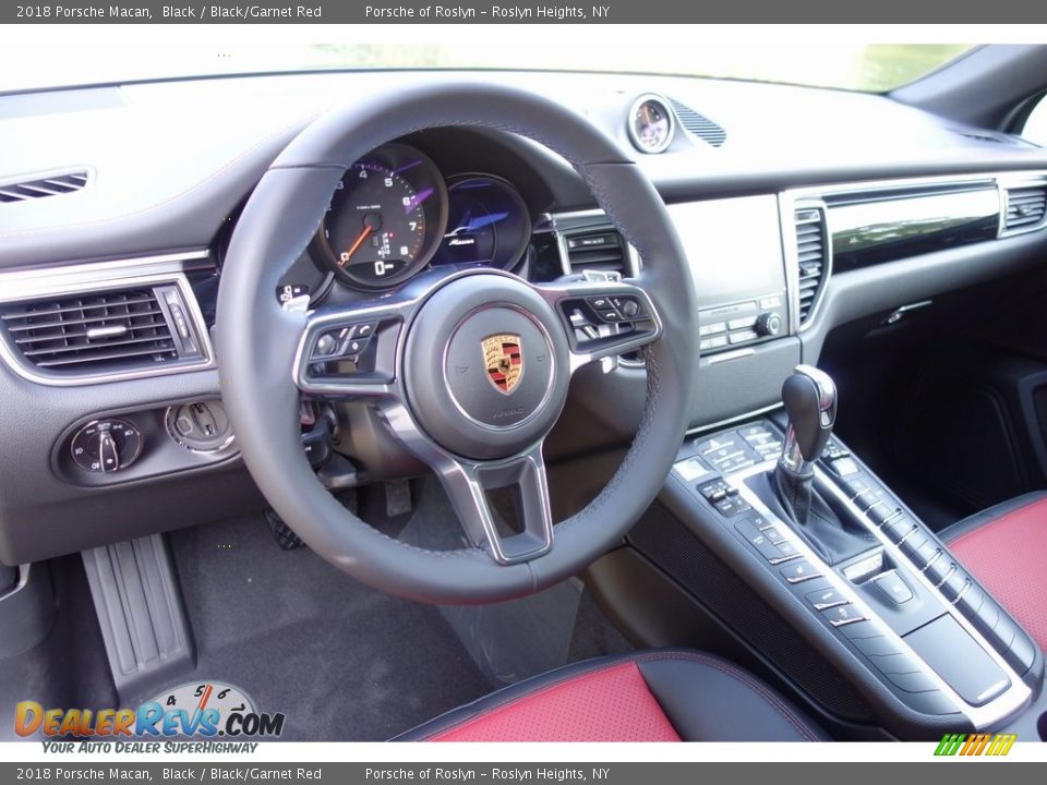 2018 Porsche Macan Black / Black/Garnet Red Photo #18