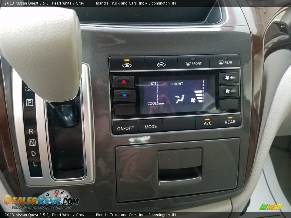 2013 Nissan Quest 3.5 S Pearl White / Gray Photo #16