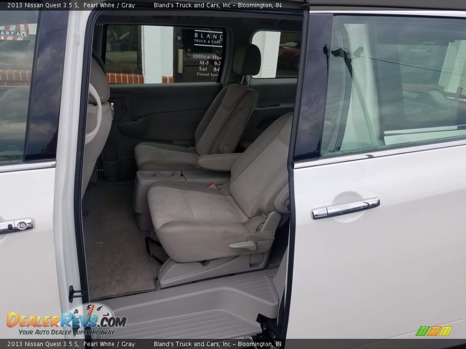 2013 Nissan Quest 3.5 S Pearl White / Gray Photo #19