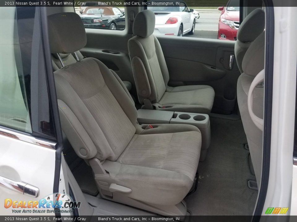 2013 Nissan Quest 3.5 S Pearl White / Gray Photo #31