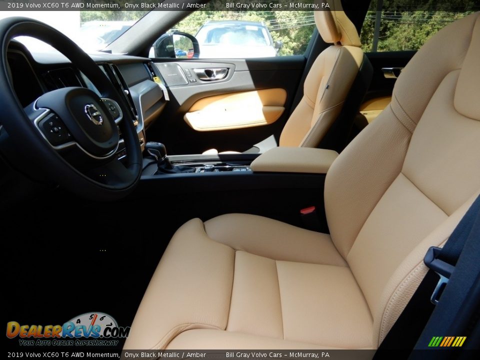 Front Seat of 2019 Volvo XC60 T6 AWD Momentum Photo #7
