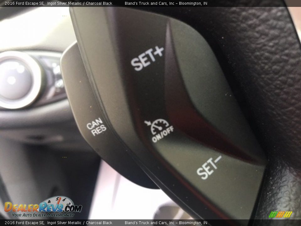 2016 Ford Escape SE Ingot Silver Metallic / Charcoal Black Photo #32
