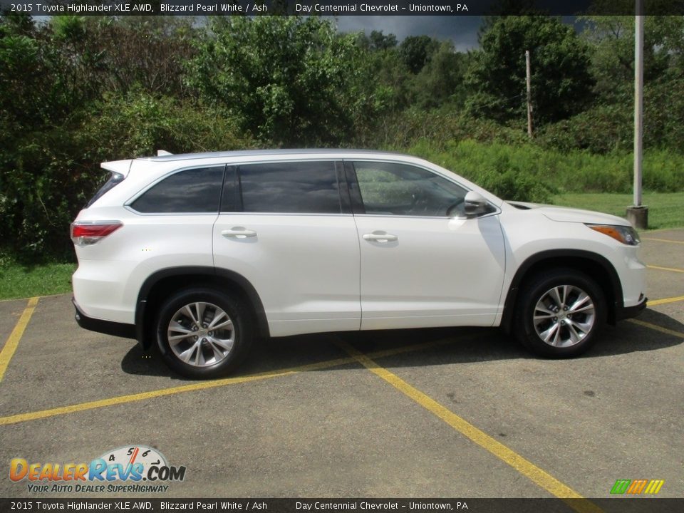 2015 Toyota Highlander XLE AWD Blizzard Pearl White / Ash Photo #2