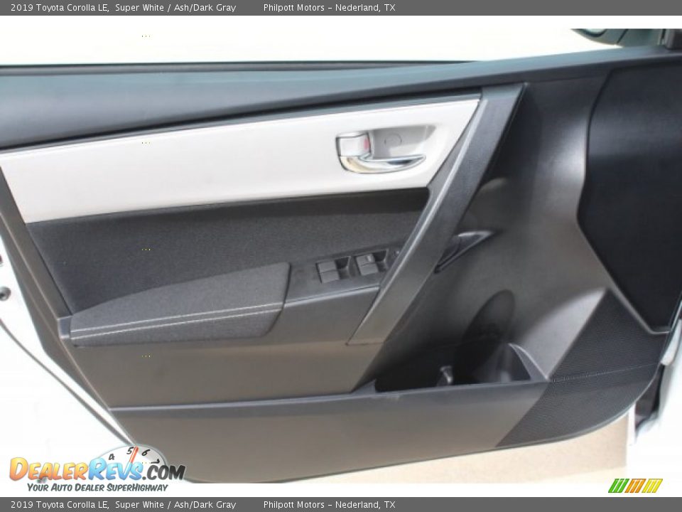 2019 Toyota Corolla LE Super White / Ash/Dark Gray Photo #12